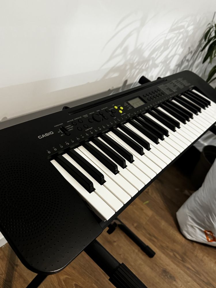 !! Срочно продавам !! Пиано CASIO CTK-240. Цената е 200 лева!!!