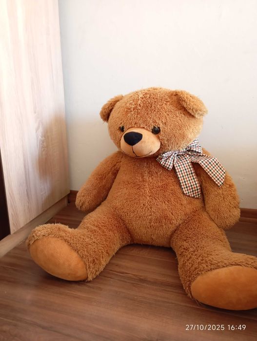 Голямо плюшено мече