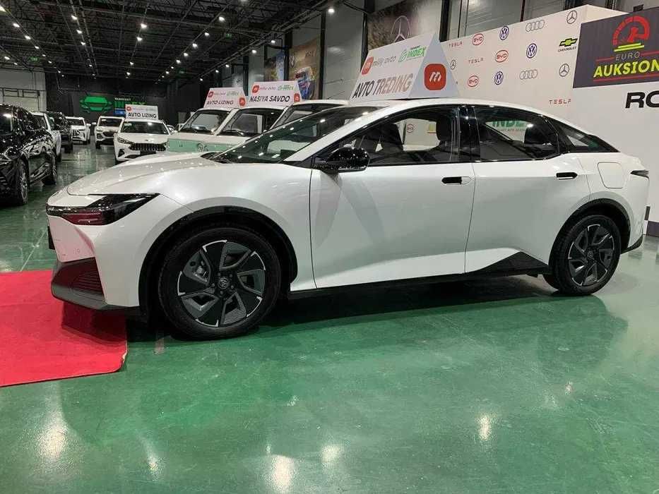 Toyota Corolla yangi Nasiya savdo Avto Kredit