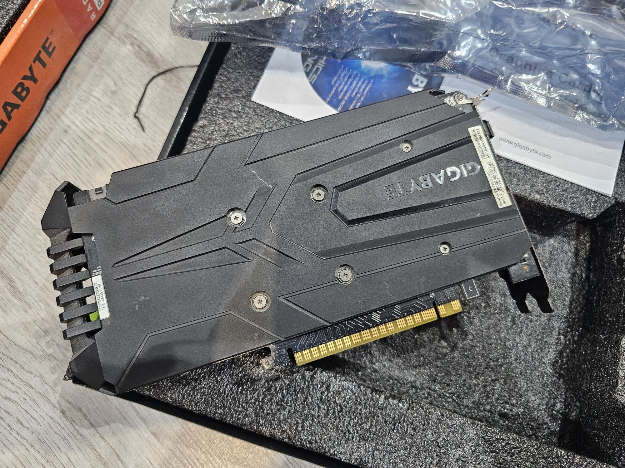 Видеокарта Nvidia GTX1050 2G Windforce OC