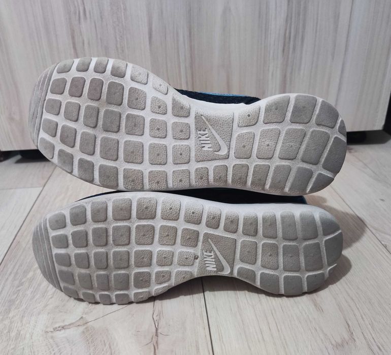 NIKE Roshe run 38 маратонки
