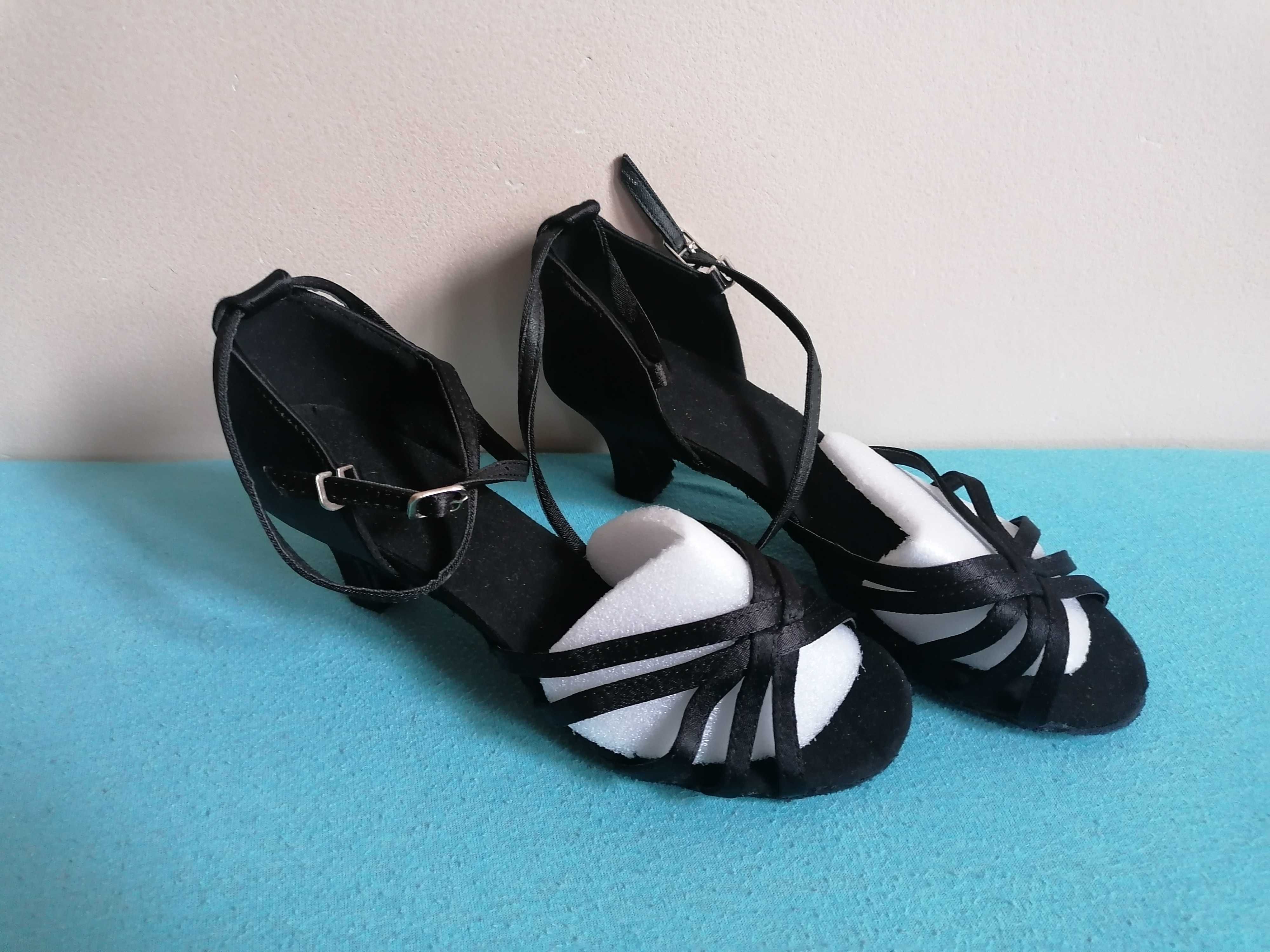 Pantofi dama pentru dans