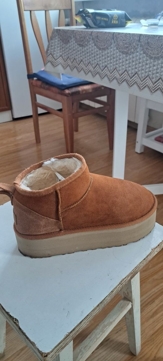 Ботуши Ugg номер 38