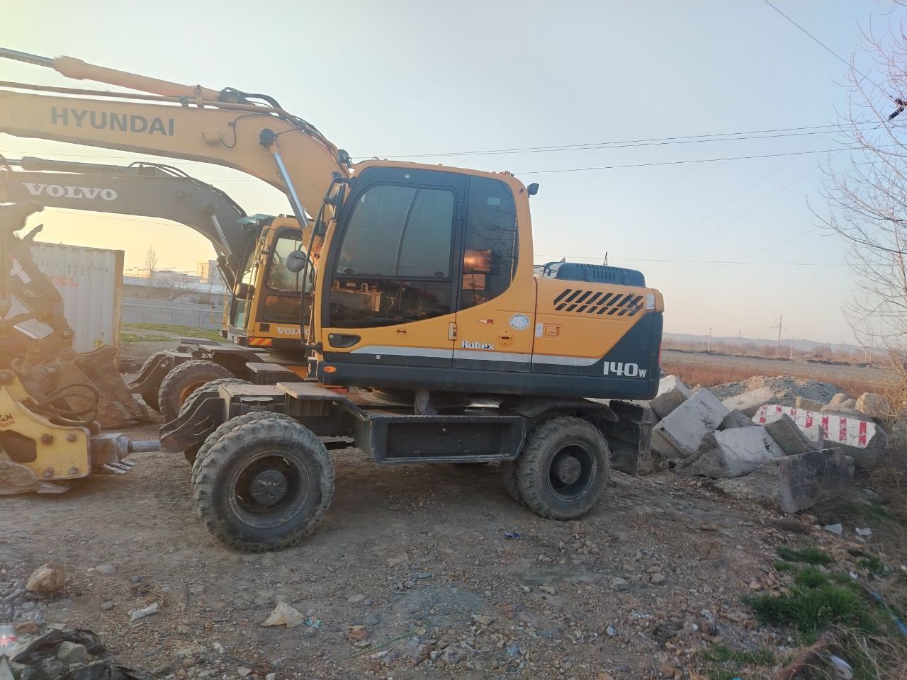 Ekskavatr: Hyundai 140