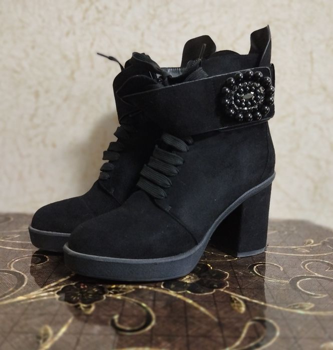 Зимние сапоги на каблуке, 37 размер