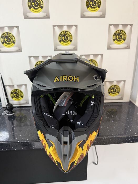Casca Moto Airoh Twist 3 *Tic Tac Amanet*