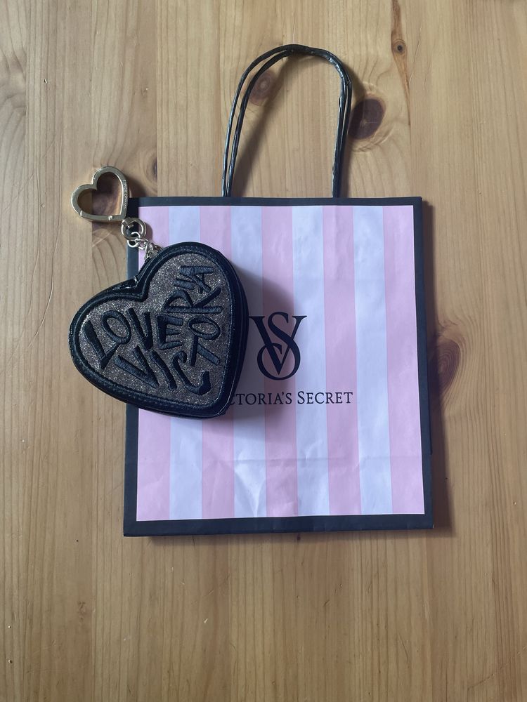 Портмоне на Victoriа’s Secret