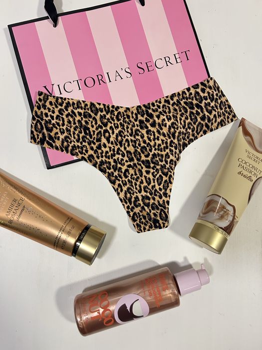 Victoria`s Secret нови оригинални дамски бикини тип прашки M размер