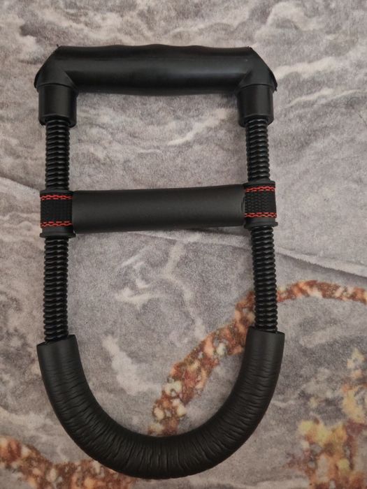 Продам эспандер кистевой и предплечья