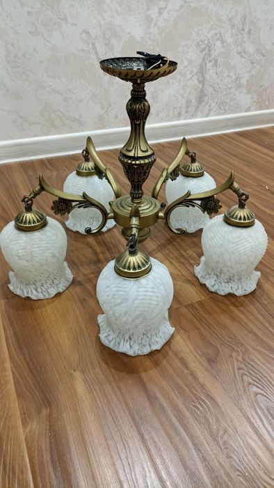 Продаю люстру 5 рожков