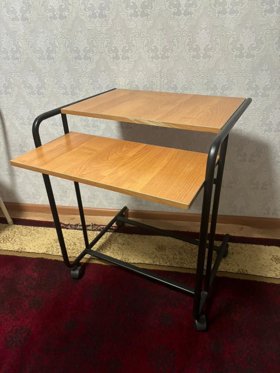 Продам компьютерный стол
