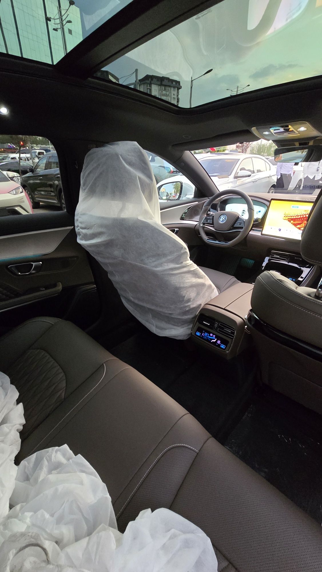 Byd HAN restyling 605km.Perechislenya garantiya 1yil. Seri rangi 34500