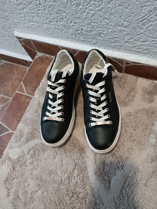 Дамски кецове Guess 38 размер
