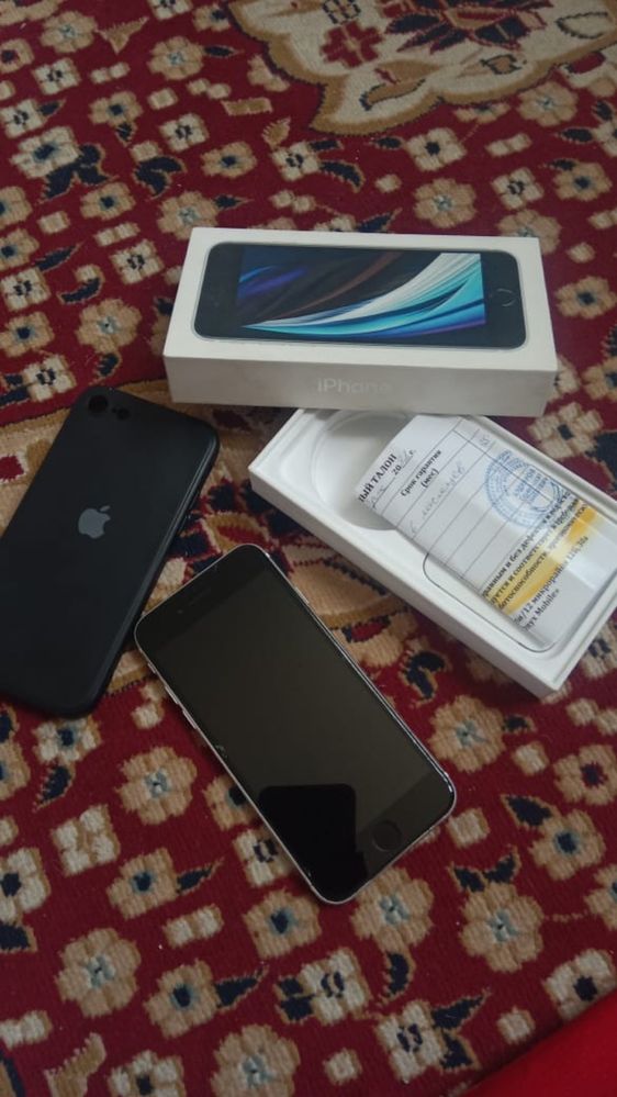 iPhone Se 2020 с документам