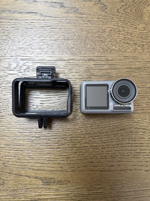 Спортна екшън камера DJI Osmo action + аксесоари