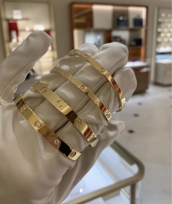 Позлатени гривни Cartier - 750 + подарък луксозна червена кутия