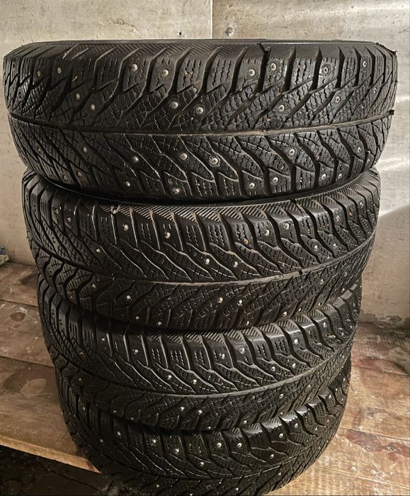Продам шины с шипами