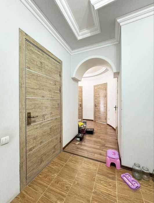 Срочно Якасарой новостройка 2/8/8  89 кв м