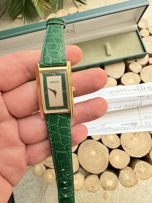 ceas Gucci Quartz 2600 , placat Aur, curea crocodil verde, acte, cutie