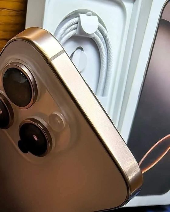 iPhone 16 PRO MAX cu 100 % Viata Bateriei