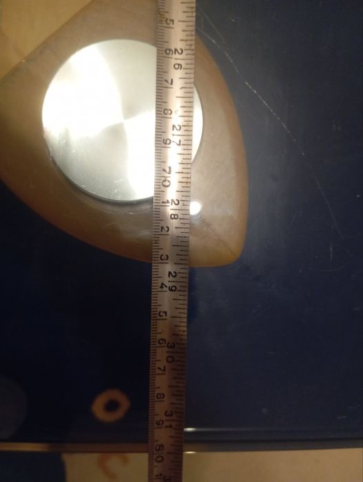 Масивна  маса от стъкло не мога