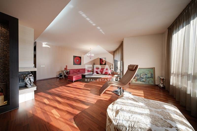 Продава се Четиристаен апартамент в София, Изток - 221 кв.м за 3620 €/кв.м - Снимка #3