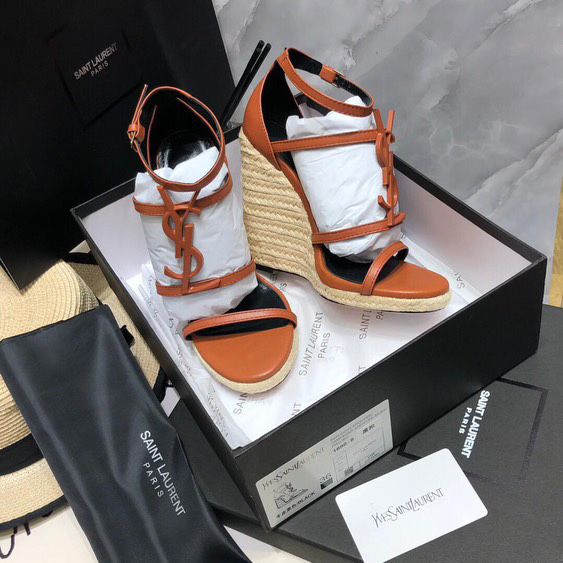 НАЛИЧНИ !Сандали YSL 24,6 см