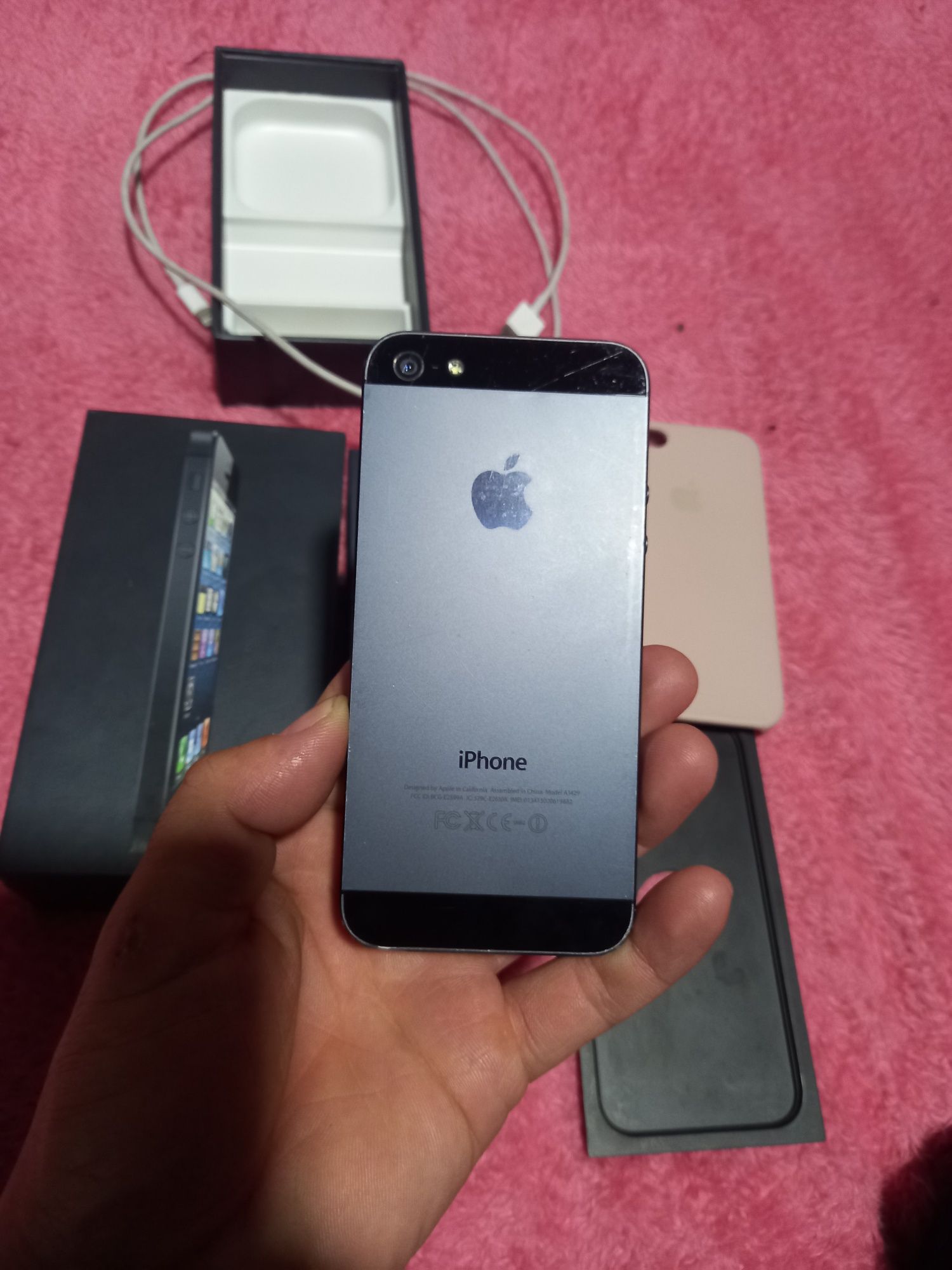 Iphone 5. Black 32 gb