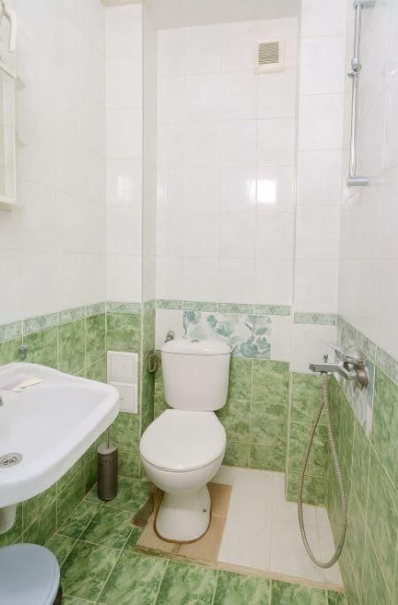 Дава се под наем Тристаен апартамент в Варна, Общината - 75 кв.м за 400 € - Снимка #3