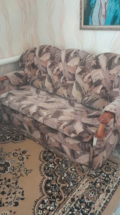 Продам диван с креслами