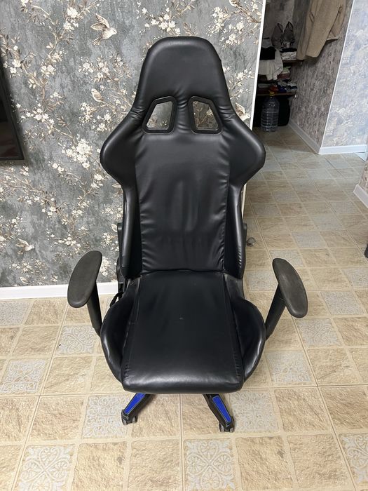 Продается игровое кресло в хорошем состоянии