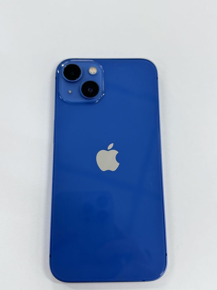 Продам Iphone 13