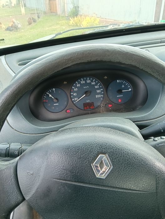 Mașină renault pentru dezmembrare