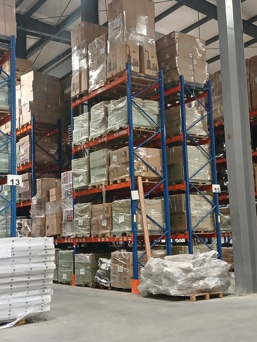 Avem rafturi metalice industriale reglabile de vânzare