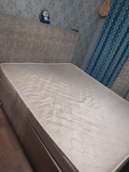 Спальный кровать  с матрасом