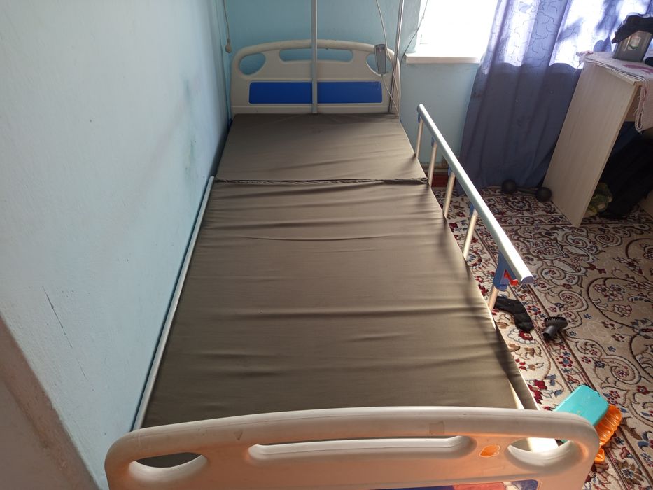 Медицинская кровать, электрическая.