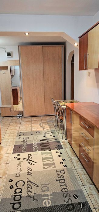 Inchiriez pe termen lung apartament cu 2 camere decomandat