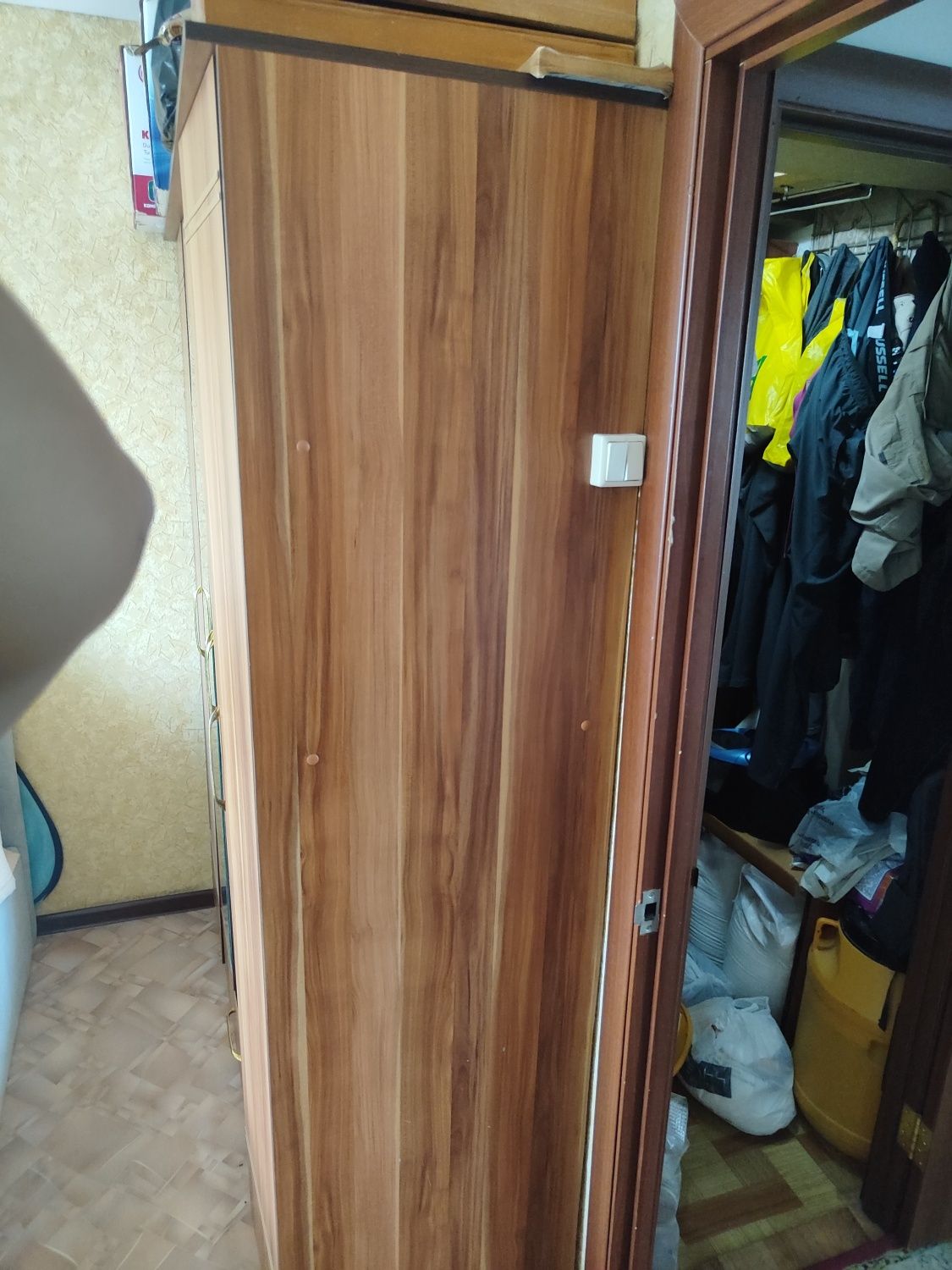 Продам шкаф в спальню