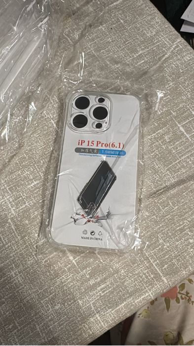 Чехол на iphone 15 pro прозрачный