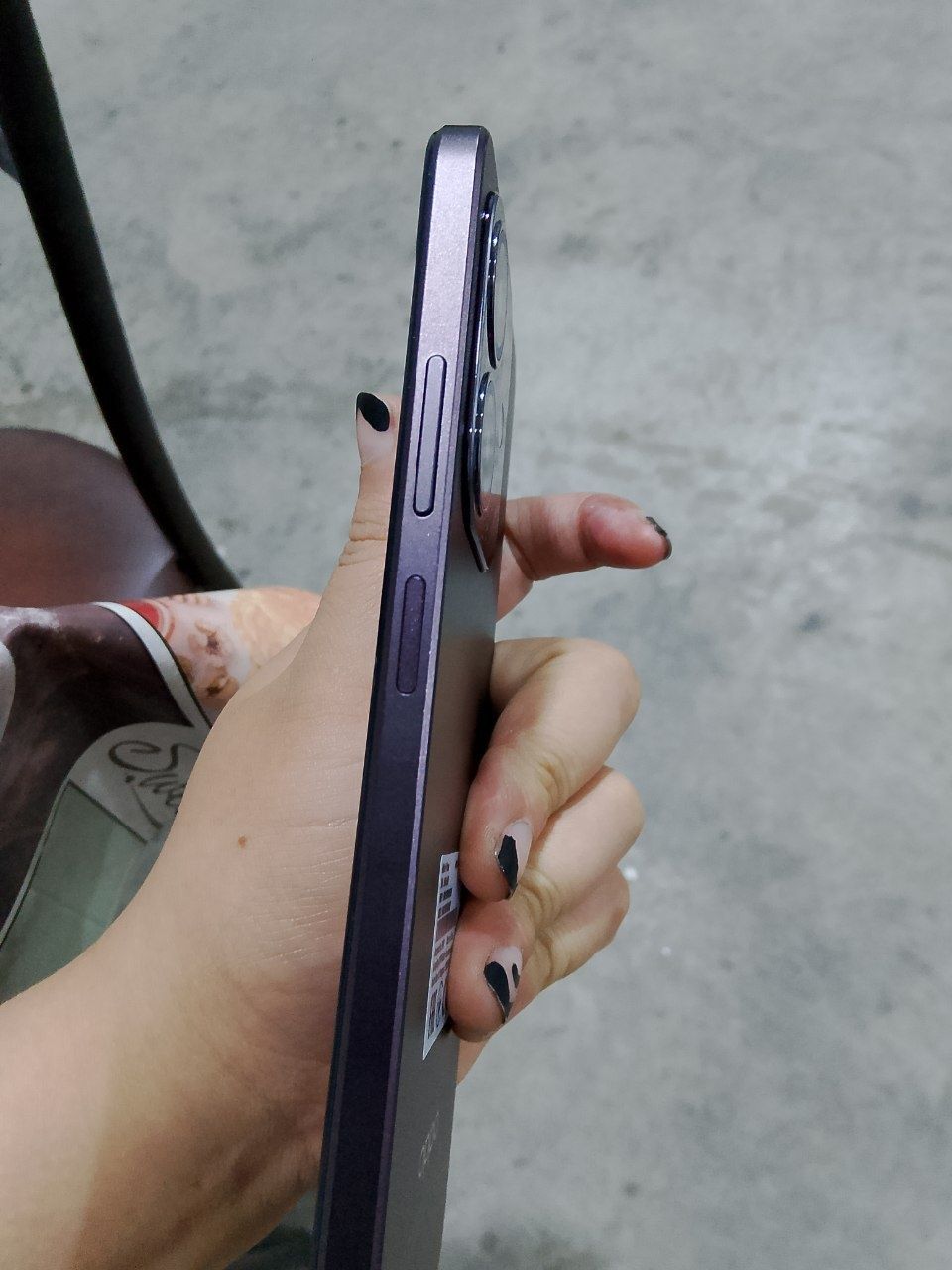 OPPO A3 X XOTIRA 128 holati yaxwi karobka dagumet kelishiladi puli