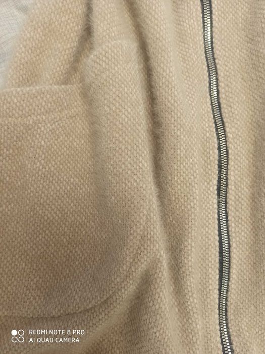 Жилетка от кашмир в бежово