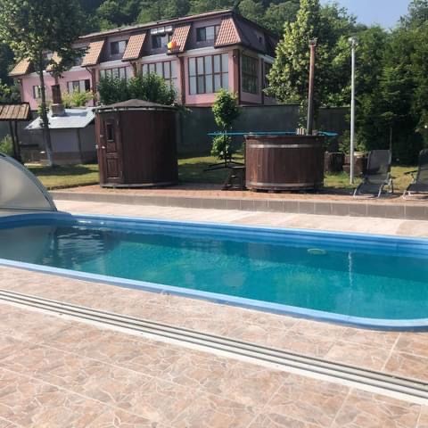 Cabana / Pensiune de inchiriat cu ciubar , sauna