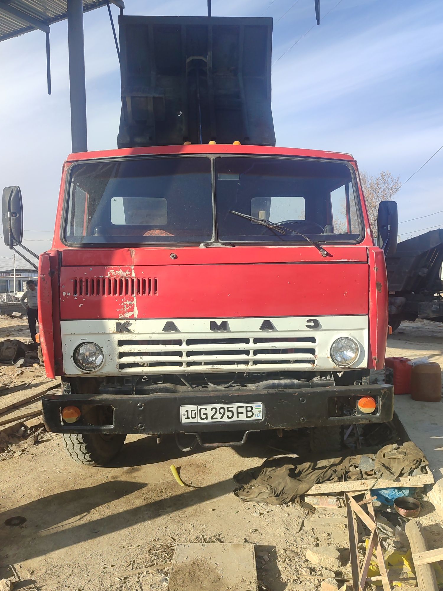 Kamaz 5511 qizil