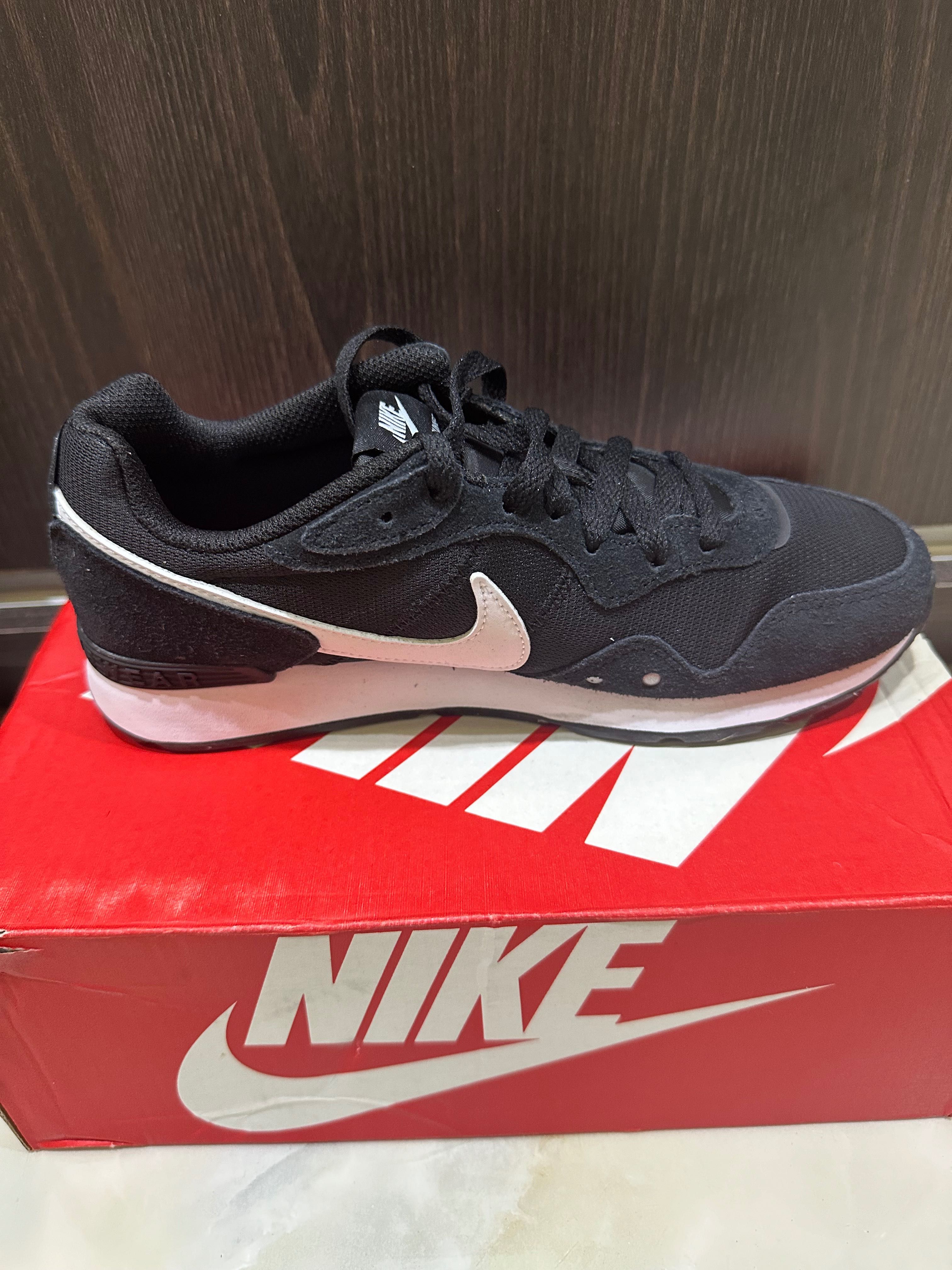 Обувки Nike Ventura Runner