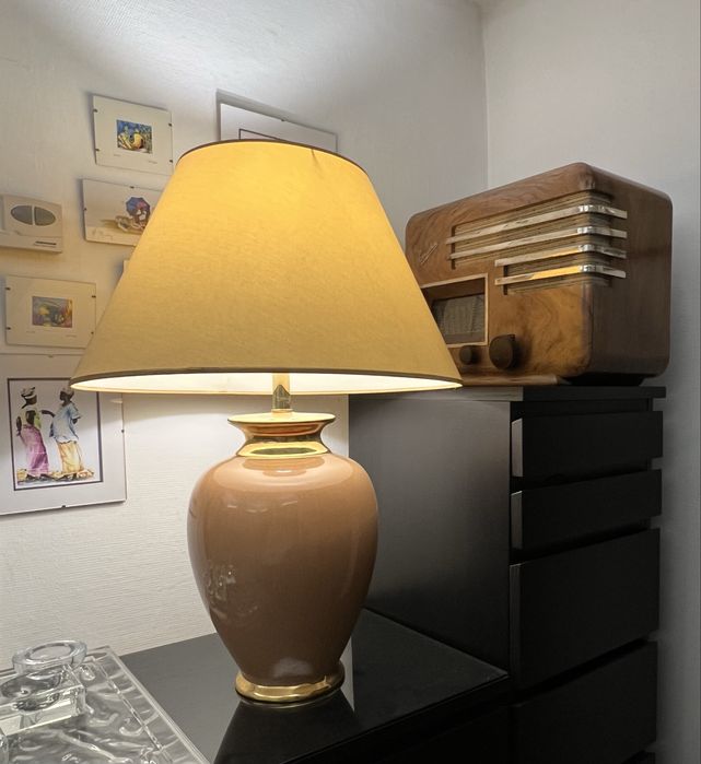 Vand lampa de masa, ceramica si abajur matase