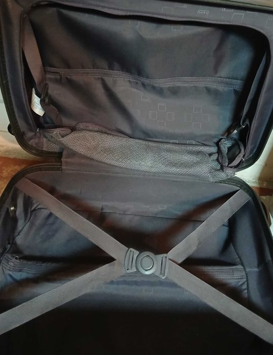 Куфар голям твърд