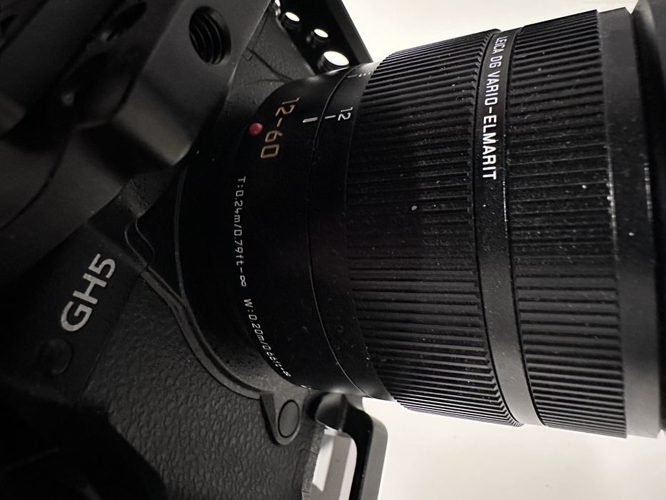 Panasonic GH5 + Lumix 12-60 + baterii + geanta Manfrotto +Smallrig