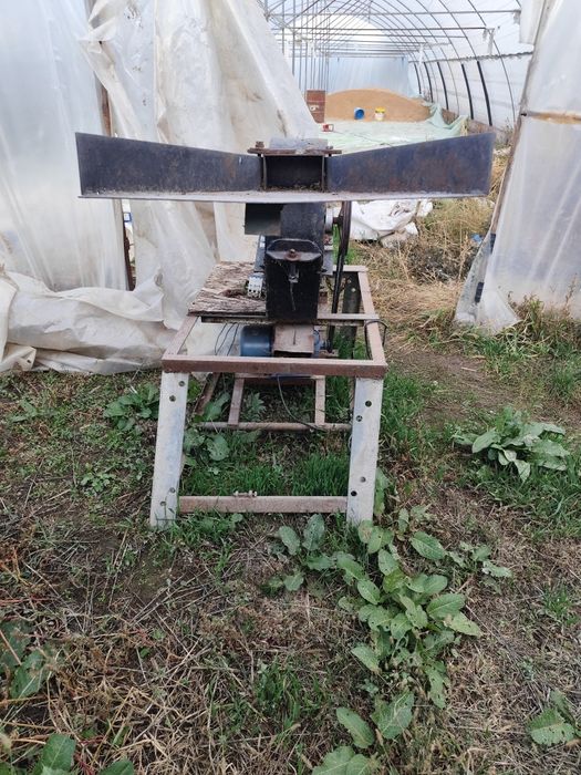 Vând moară cu ciocanele