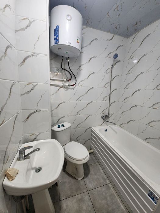 Срочно 2хоналик 6-этажда квартира сотилади 65м2