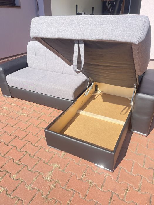 Vand coltar extensibil cu perne decorative